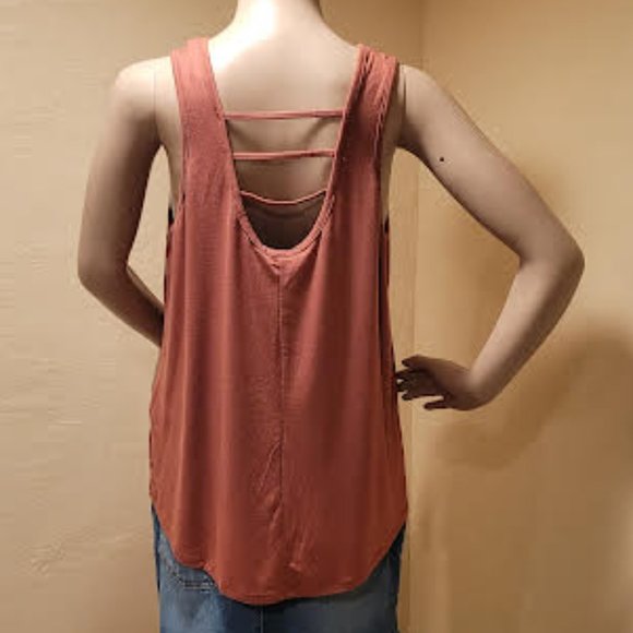 Maurices Tops - NWT Maurices VACAY loose fit graphic tank top - Small